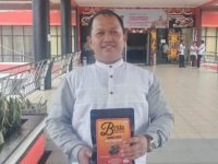 Sekwan DPRD Apresiasi Briket Dayak Karya Siswa SMKN 1 Tanah Siang