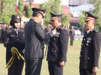 Kapolda Kalteng sematkan Satya Lencana Pengabdian 852 personel Polri saat Hari Kesadaran Nasional
