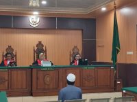 Suasana sidang putusan terdakwa Salihin alias Saleh di Pengadilan Negeri Palangka Raya terkait perkara pencucian uang