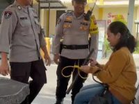 Pamapta III Polresta Palangka Raya menyambut ramah ibu hamil yang datang dari Sampit karena ngidam