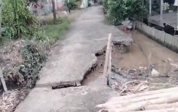 Jalan Bahaur Tengah rusak akibat ablasi Sungai Kahayan