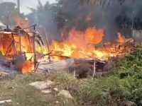 Kebakaran warung kopi di Jalan Mahir Mahar Palangka Raya akibat dugaan korsleting listrik