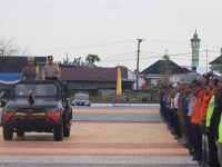 Kapolda Kalteng memimpin apel Operasi Ketupat Telabang 2026 di Pangkalan Bun Park, Kotawaringin Barat