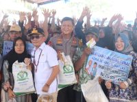 Kapolda Kalteng menghadiri Gerakan Pangan Murah di Kotawaringin Barat