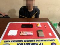 Polisi mengamankan pelaku narkoba di Petuk Ketimpun Palangka Raya