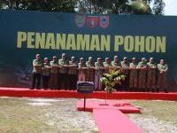 Gubernur Kalsel dan Kalteng tanam pohon dan latihan menembak di Makodam Palangka Raya