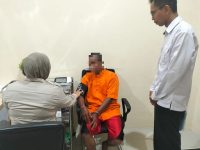 Pemeriksaan kesehatan tahanan di RS Bhayangkara Palangka Raya
