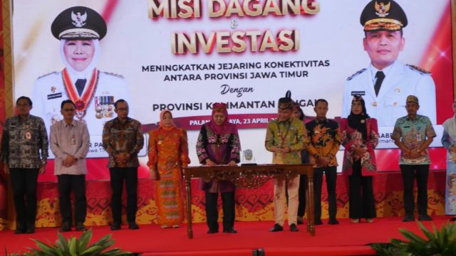 Penandatanganan kerja sama misi dagang Jawa Timur dan Kalimantan Tengah di Palangka Raya