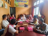 Mediasi sengketa tanah oleh Bhabinkamtibmas di Kelurahan Kalampangan