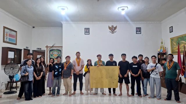 PMKRI Palangka Raya dan BEM UPR gelar nobar film Menolak Punah tentang krisis sampah plastik dan lingkungan