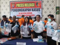 Kasatresnarkoba Polresta Palangka Raya memaparkan hasil pengungkapan 36 kasus narkoba dalam konferensi pers di Mapolresta Palangka Raya.