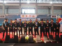 Tim Karate Bhayangkara Presisi Polda Kalimantan Tengah meraih 13 medali pada Kejuaraan Karate Kapolri Cup 2026 di Tangerang.
