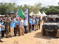 Kapolda Kalteng dan Gubernur membuka Kejurnas Adventure Offroad di Tangkiling