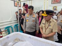 Kapolda Kalteng melayat ke rumah duka Aipda Yudhi Perdana Putra di Palangka Raya