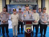Kapolda Kalteng dan Gubernur Kalimantan Tengah melakukan patroli udara untuk mengantisipasi karhutla.